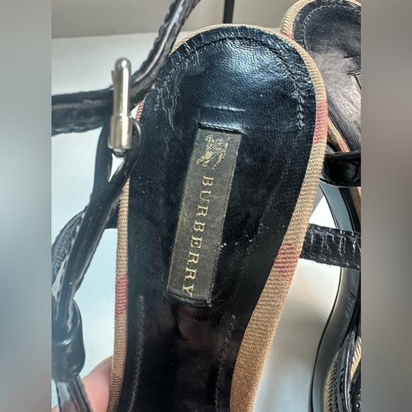 Burberry Nova Check Peep Toe Platform Heels Patent Detail Size 41 GUC - Picture 3 of 8